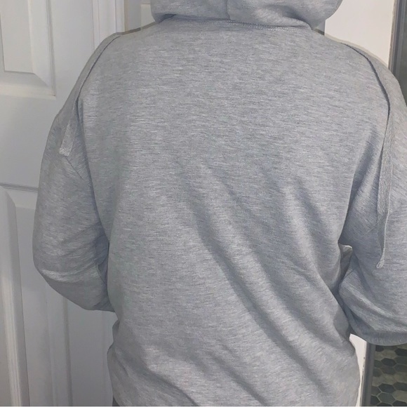 • Avon Hoodie “RETAIL THERAPY• XS • - Picture 3 of 8